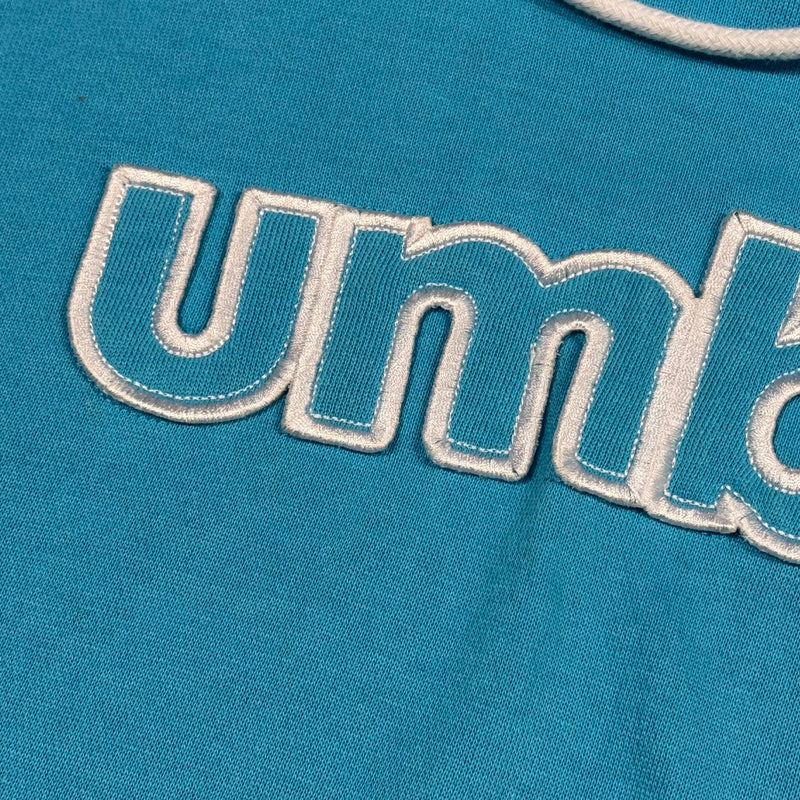 Detailansicht: Sourced limited accessories and clothes Umbro thin hoodie used – Logo, Nähte oder Material
