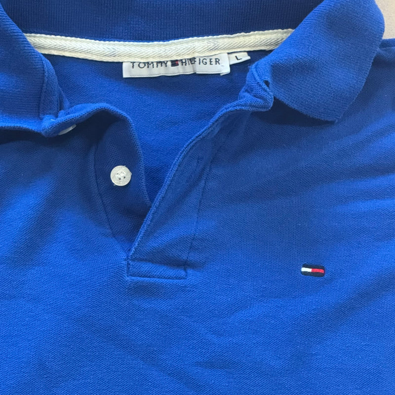 Detailansicht: Sourced limited accessories and clothes Tommy Hilfiger women's polo – Logo, Nähte oder Material