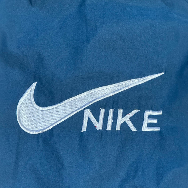 Detailansicht: Sourced limited accessories and clothes vintage Nike reversible zip-up hoodie – Logo, Nähte oder Material
