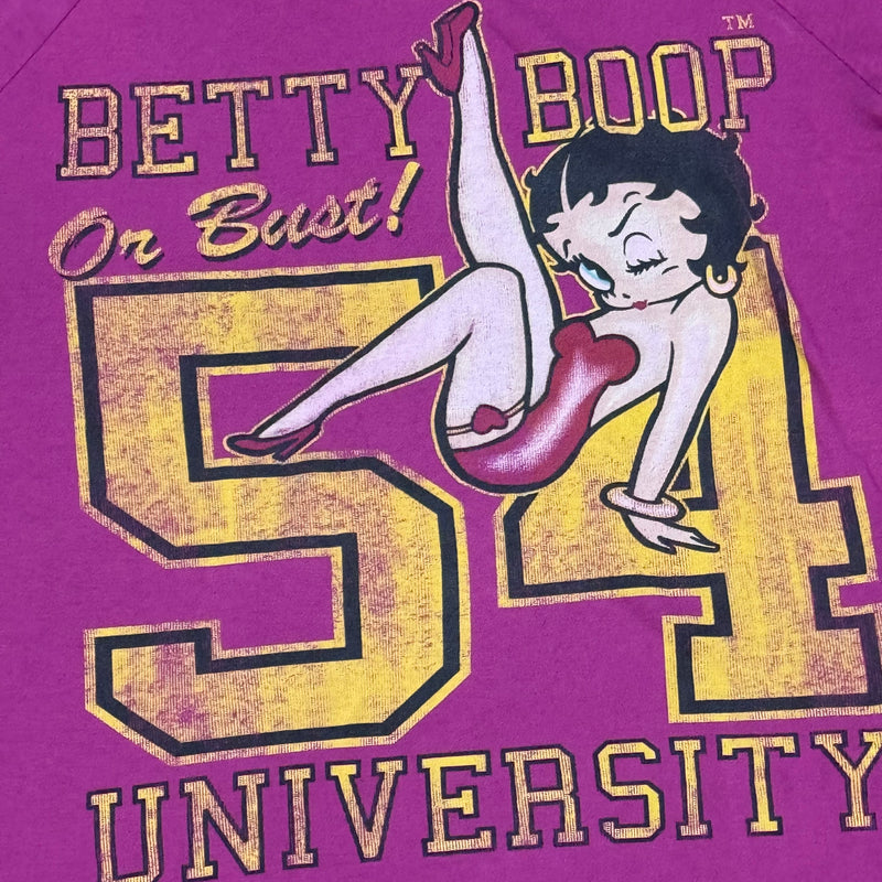 Detailansicht: Sourced limited accessories and clothes Betty Boop university pink printed t-shirt – Logo, Nähte oder Material