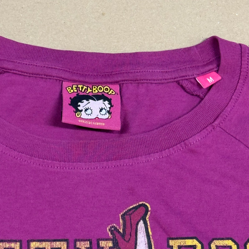 Detailansicht: Sourced limited accessories and clothes Betty Boop university pink printed t-shirt – Logo, Nähte oder Material