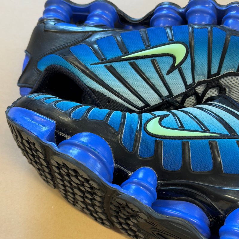 Detailansicht: Sourced limited accessories and clothes Nike Shox TL Vapor Green Racer Blue – Logo, Nähte oder Material
