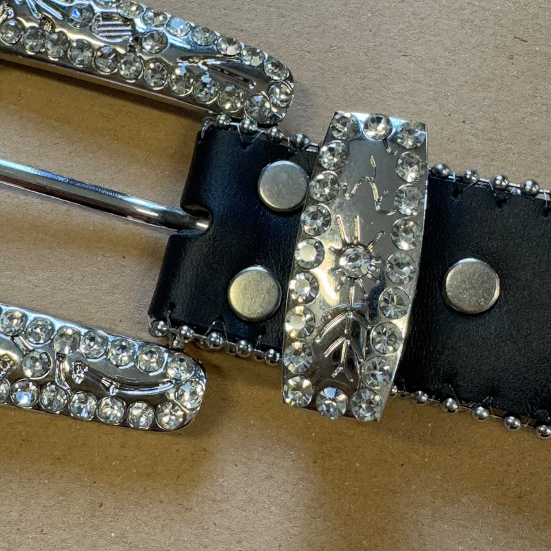 Detailansicht: Sourced limited accessories and clothes Y2K belt with rhinestone details – Logo, Nähte oder Material
