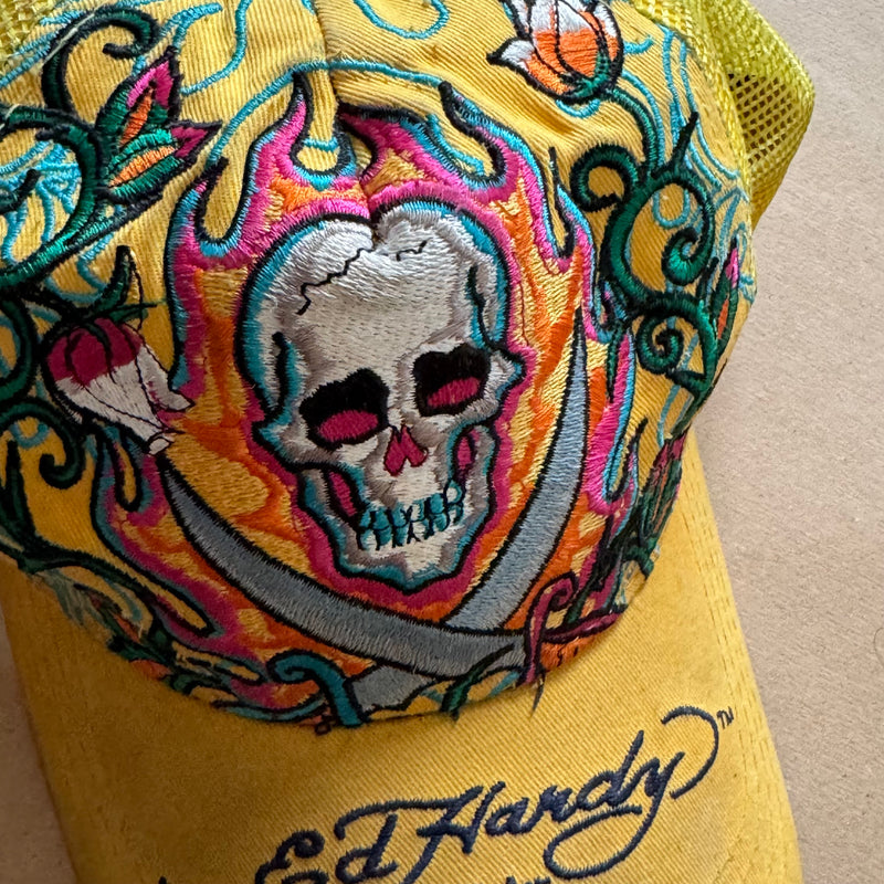 Detailansicht: Sourced limited accessories and clothes Don Ed Hardy cap yellow – Logo, Nähte oder Material