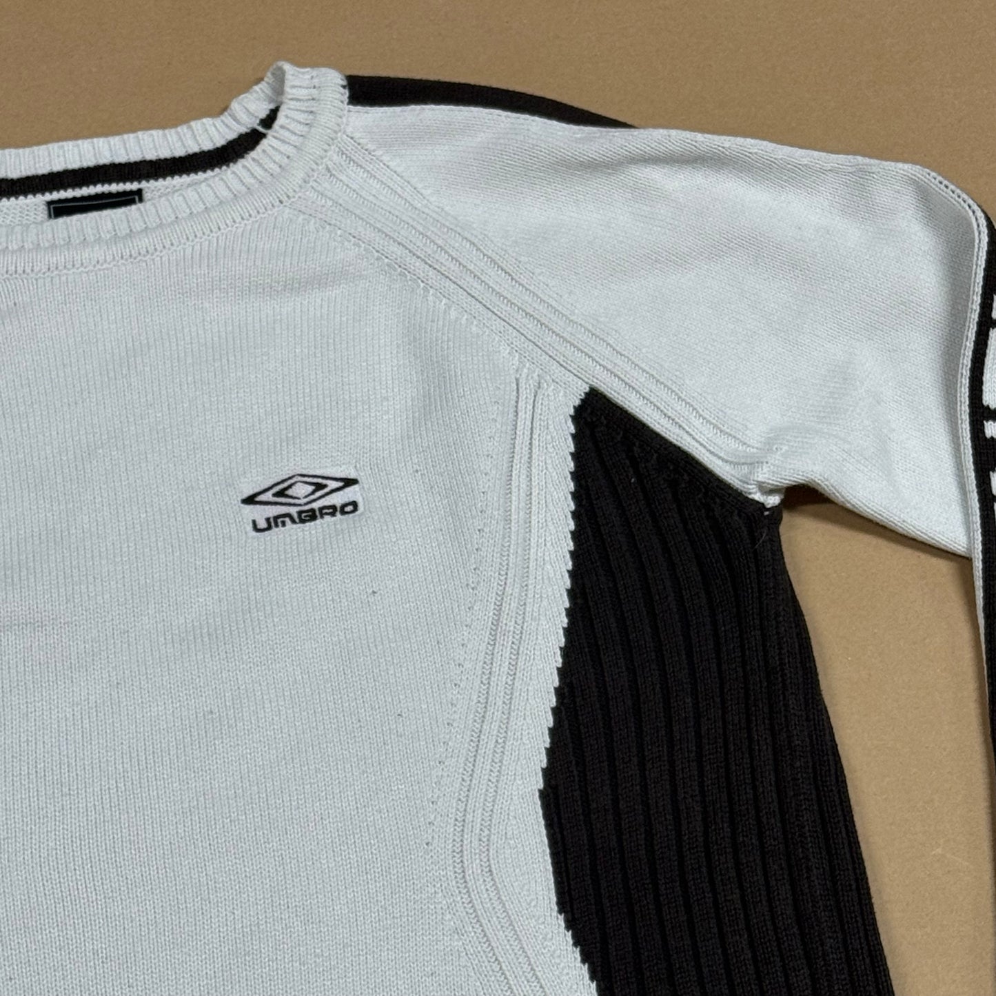 Umbro knitted white sweatshirt