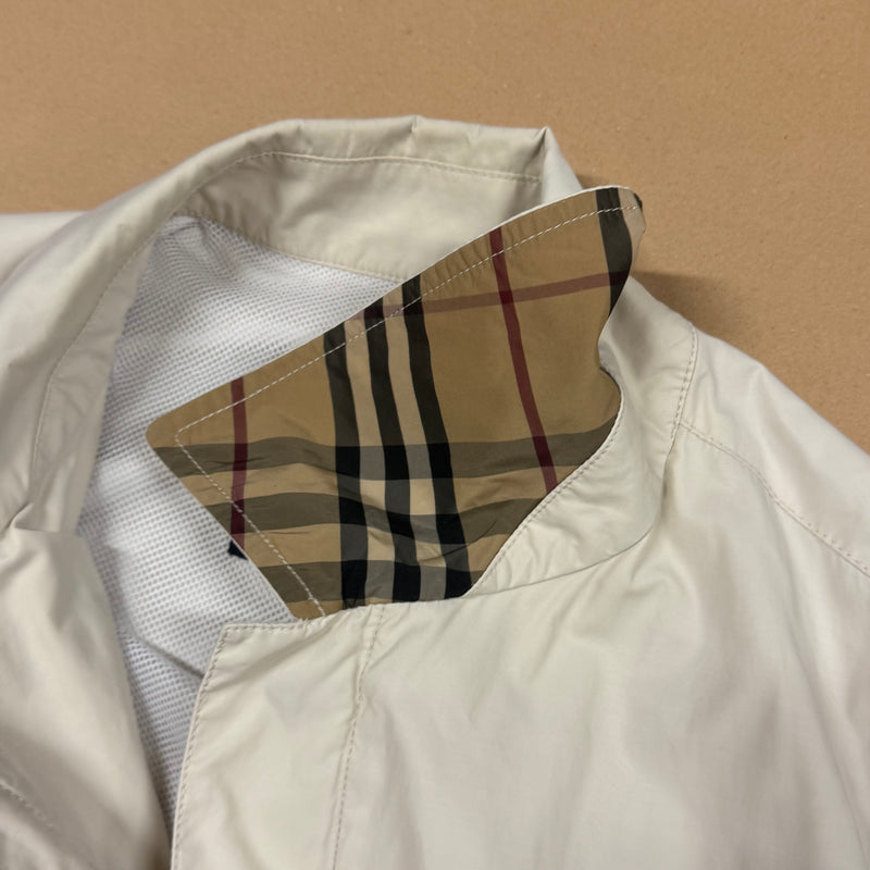 Detailansicht: Sourced limited accessories and clothes Burberry vintage raincoat, L – Logo, Nähte oder Material