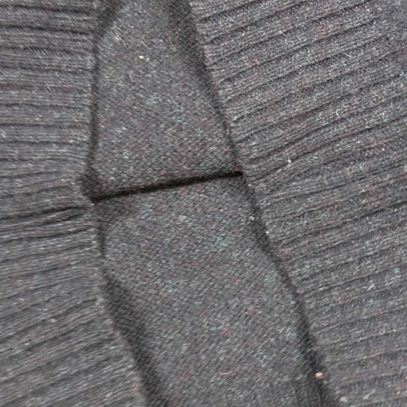 Detailansicht: Sourced limited accessories and clothes Lacoste casual Laine wool sweatshirt – Logo, Nähte oder Material