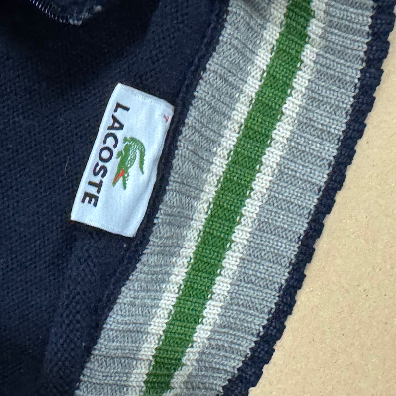 Detailansicht: Sourced limited accessories and clothes Vintage style Lacoste zip-up navy blue – Logo, Nähte oder Material