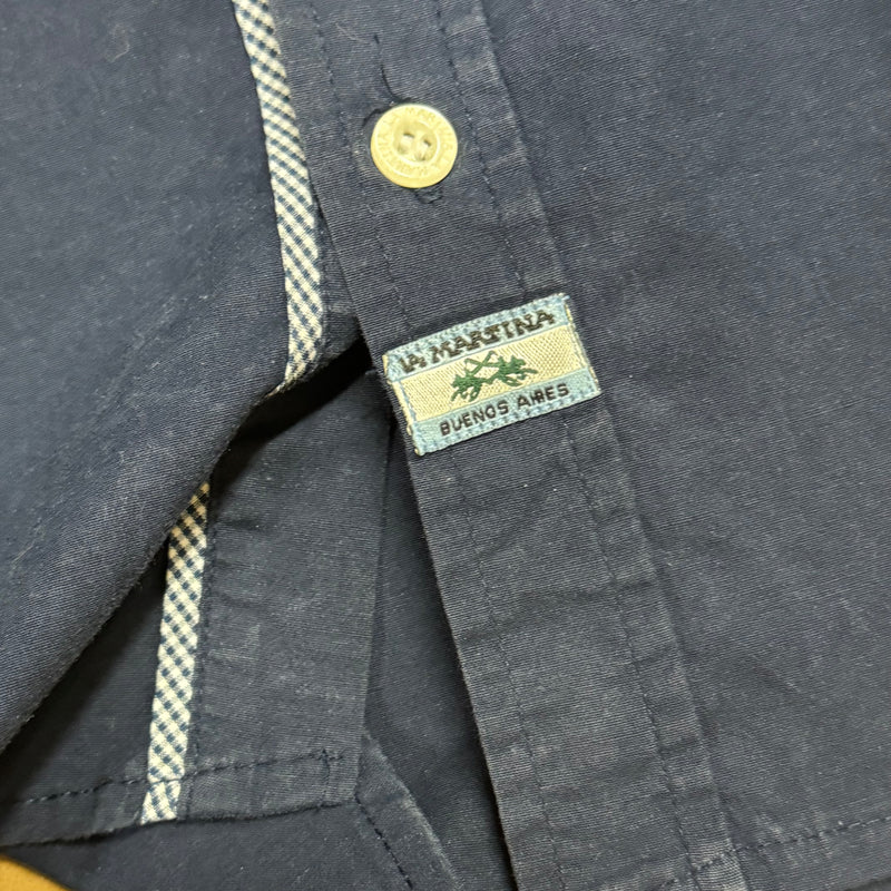Detailansicht: Sourced limited accessories and clothes La Martina Polo Boston Team shirt – Logo, Nähte oder Material
