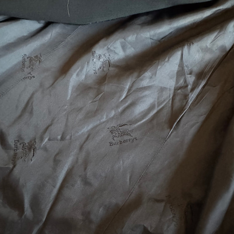 Detailansicht: Sourced limited accessories and clothes Burberry blazer in dark blue – Logo, Nähte oder Material