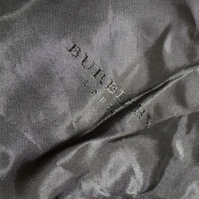 Detailansicht: Sourced limited accessories and clothes Burberry blazer – Logo, Nähte oder Material