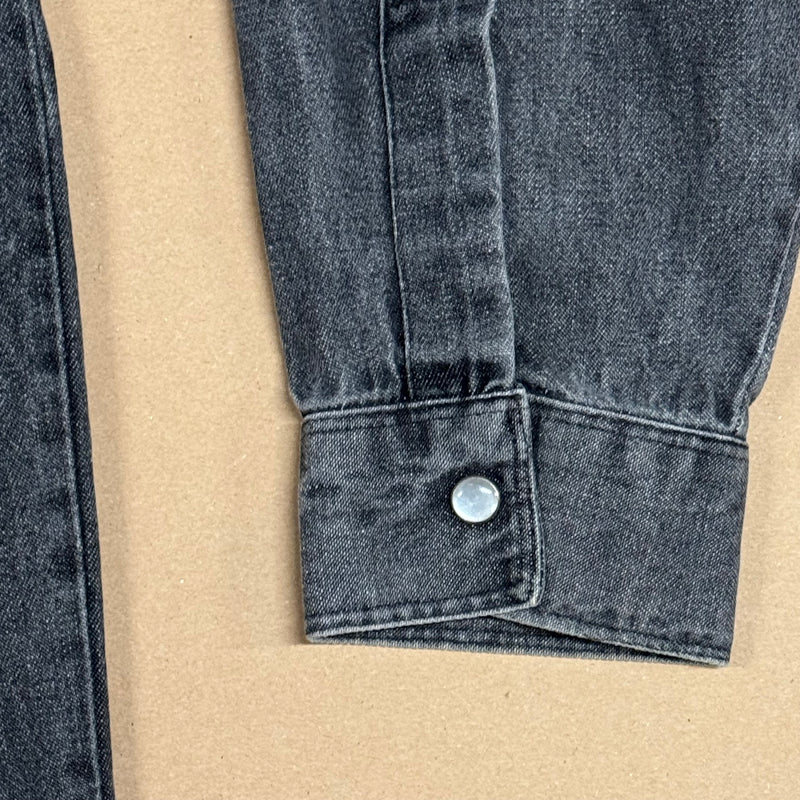 Detailansicht: Sourced limited accessories and clothes Levi Strauss denim jeans jacket – Logo, Nähte oder Material