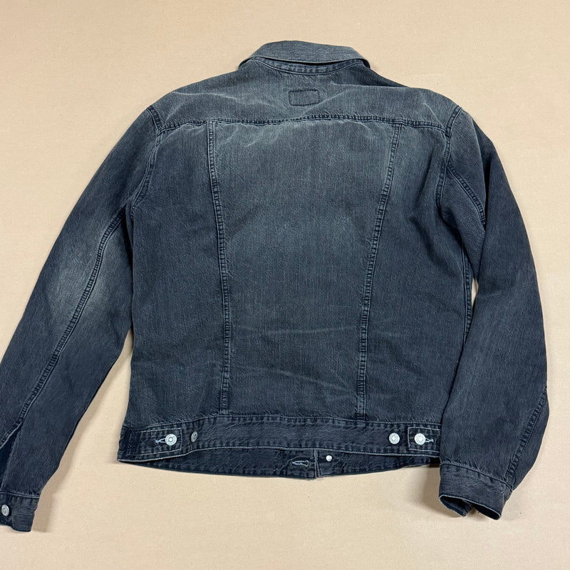 Detailansicht: Sourced limited accessories and clothes Levi Strauss vintage style black denim jeans jacket – Logo, Nähte oder Material