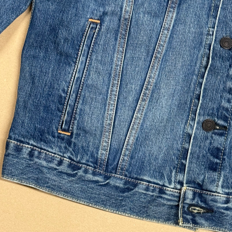 Detailansicht: Sourced limited accessories and clothes Levi Strauss & Co. denim jeans jacket – Logo, Nähte oder Material