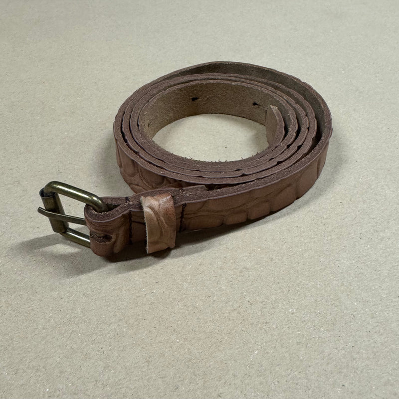 Detailansicht: Sourced limited accessories and clothes Scotch and Soda small leather belt – Logo, Nähte oder Material