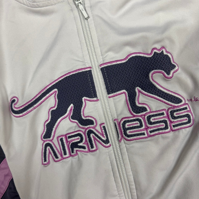 Detailansicht: Sourced limited accessories and clothes Airness vintage womens track jacket – Logo, Nähte oder Material