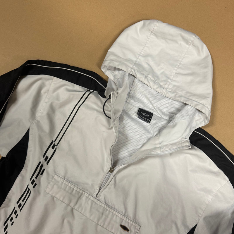 Detailansicht: Sourced limited accessories and clothes Umbro vintage rain-protective hoodie – Logo, Nähte oder Material