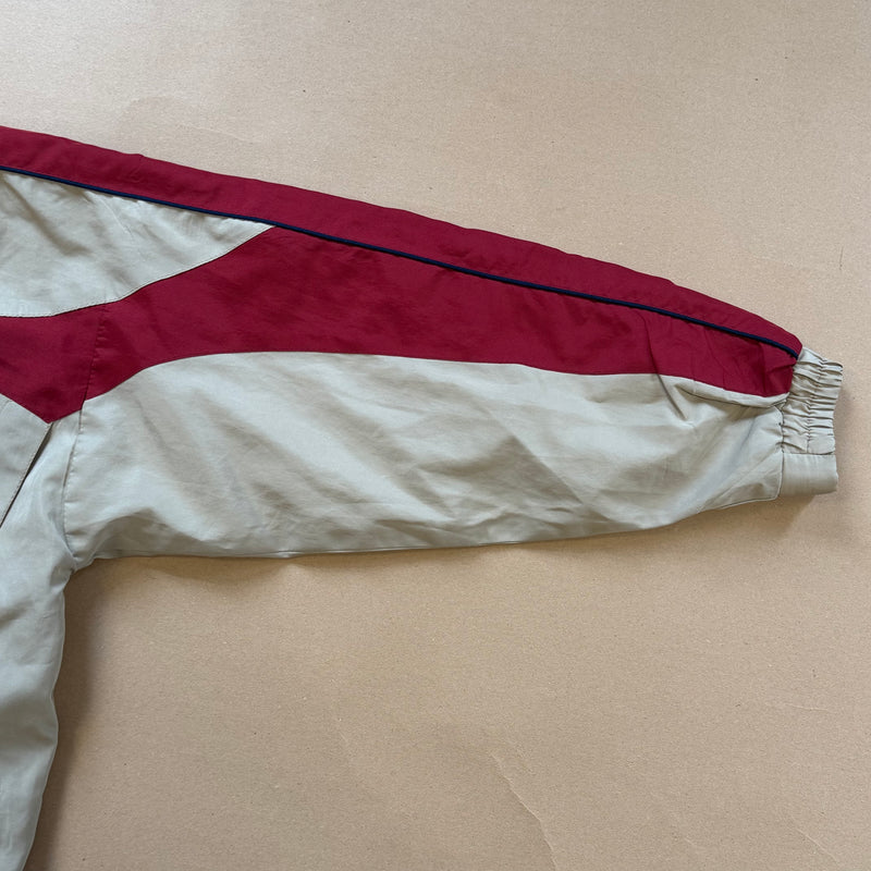 Detailansicht: Sourced limited accessories and clothes Nike raincoat/jacket vintage – Logo, Nähte oder Material