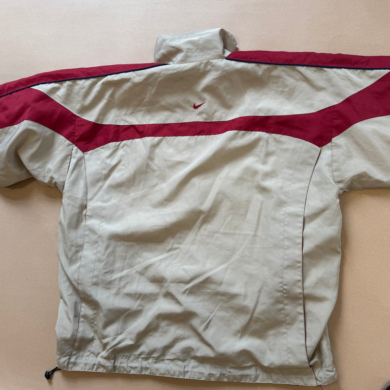 Detailansicht: Sourced limited accessories and clothes Nike raincoat/jacket vintage – Logo, Nähte oder Material