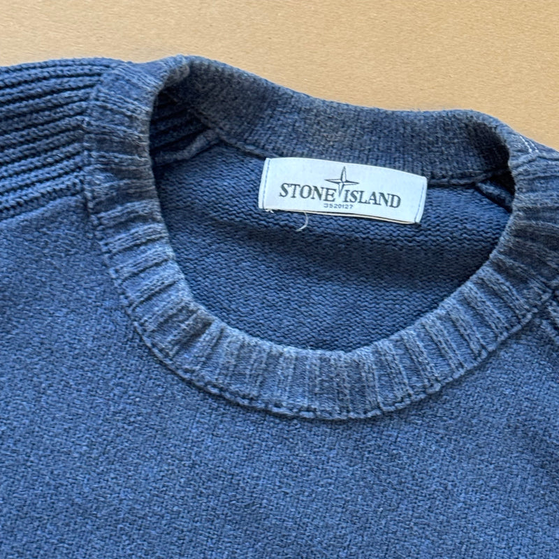 Detailansicht: Sourced limited accessories and clothes Stone Island blue knitted sweatshirt – Logo, Nähte oder Material