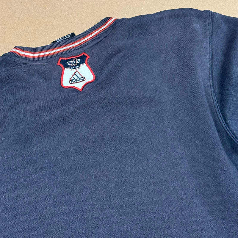 Detailansicht: Sourced limited accessories and clothes Vintage Adidas sweatshirt – Logo, Nähte oder Material