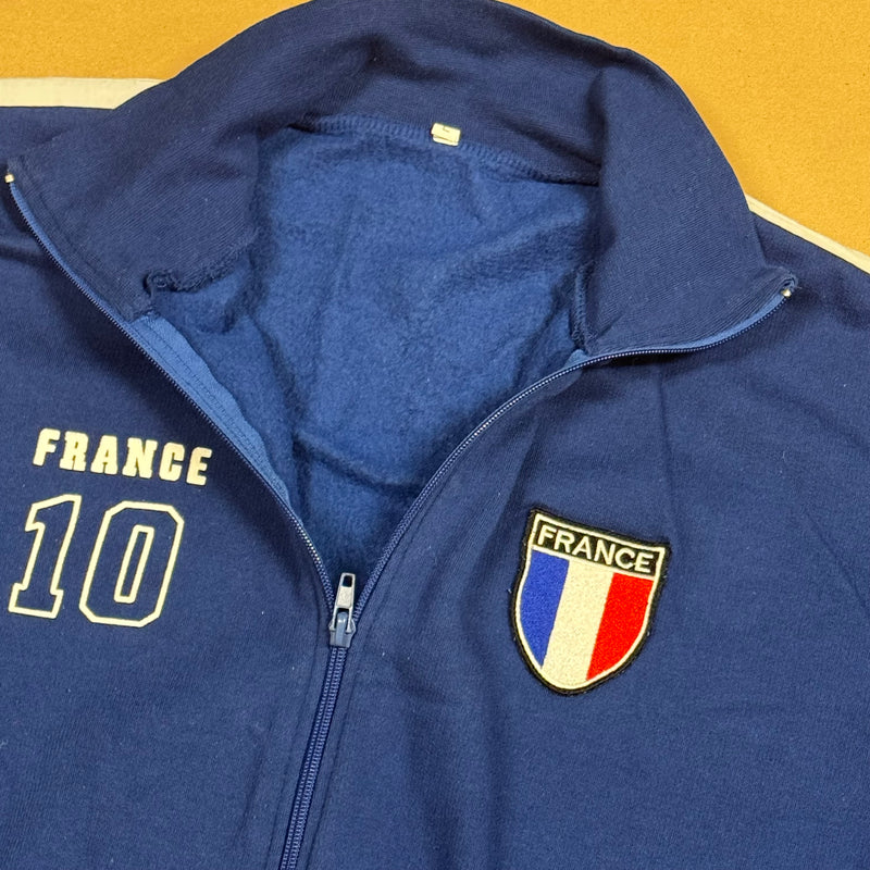 Detailansicht: Sourced limited accessories and clothes France 10 vintage track jacket – Logo, Nähte oder Material