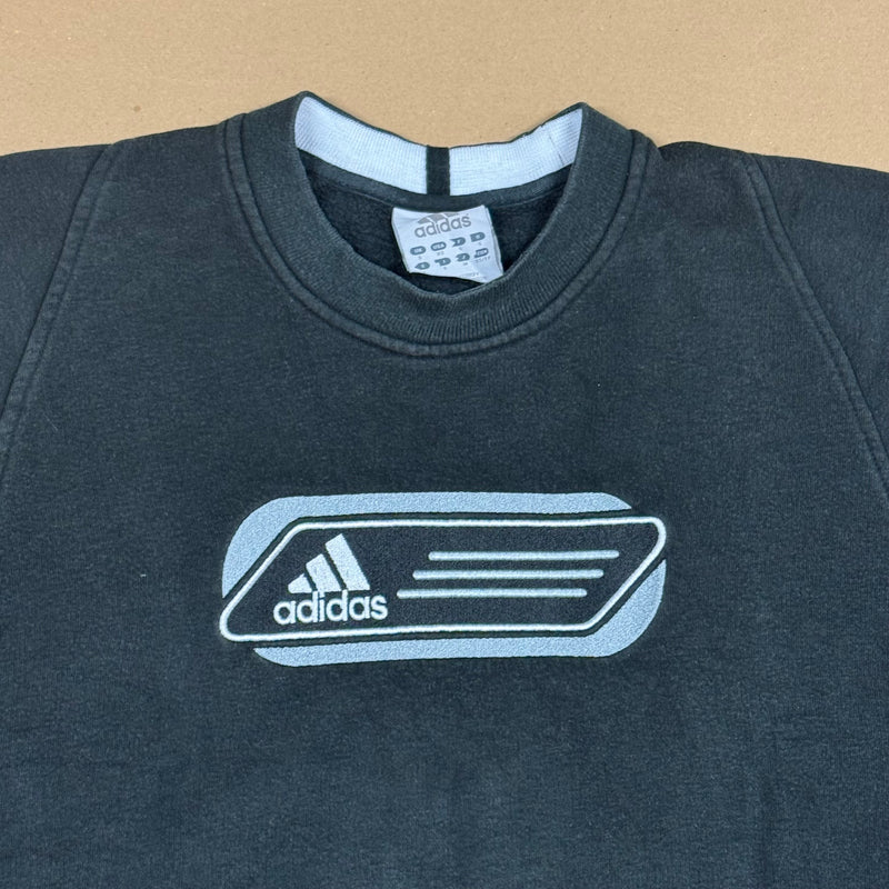 Detailansicht: Sourced limited accessories and clothes Adidas streetwear sweatshirt – Logo, Nähte oder Material