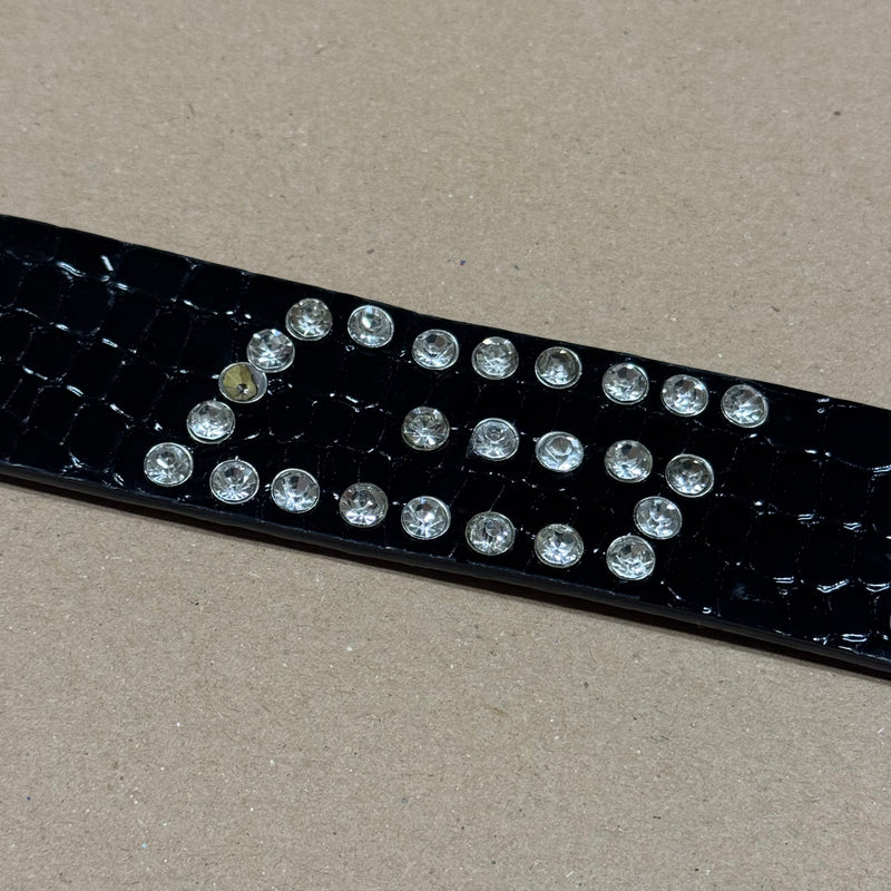 Detailansicht: Sourced limited accessories and clothes Vintage-style Y2K rhinestone belt – Logo, Nähte oder Material
