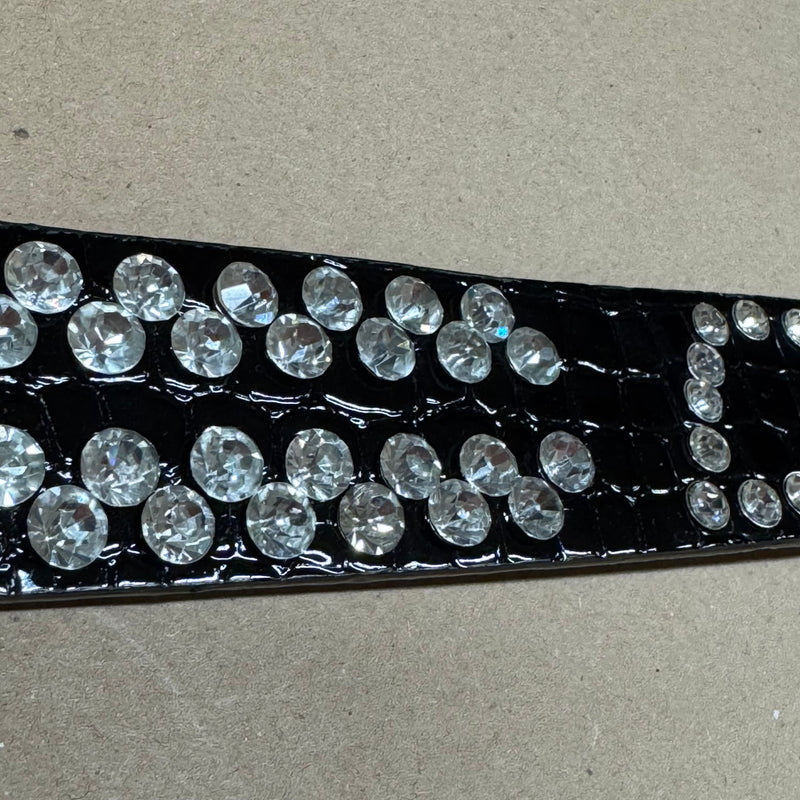 Detailansicht: Sourced limited accessories and clothes Vintage-style Y2K rhinestone belt – Logo, Nähte oder Material