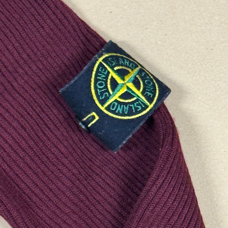 Detailansicht: Sourced limited accessories and clothes Stone Island knitted turtleneck sweatshirt – Logo, Nähte oder Material