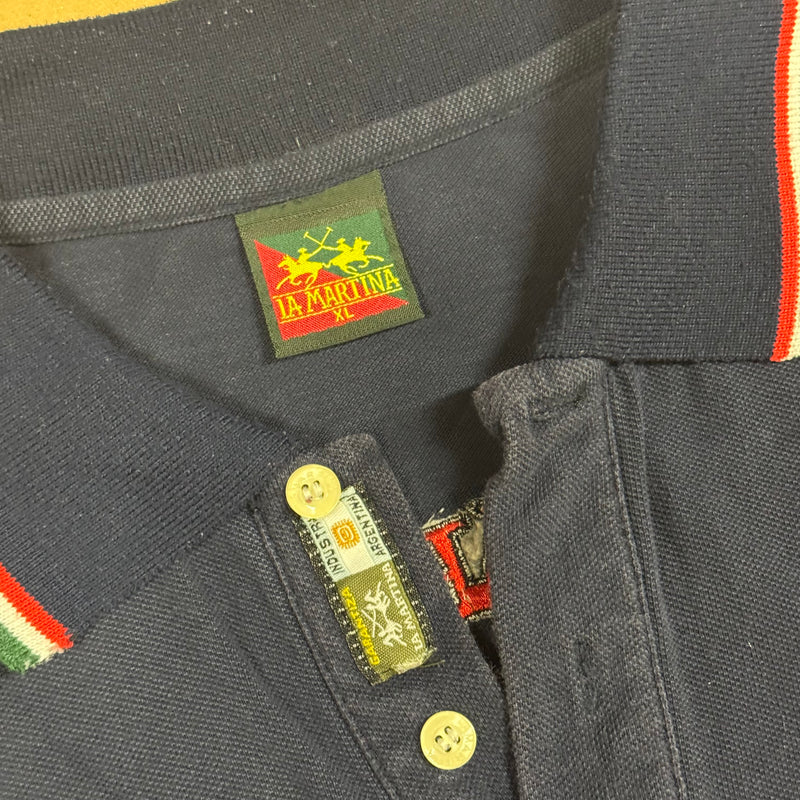 Detailansicht: Sourced limited accessories and clothes La Martina Ferrari polo shirt – Logo, Nähte oder Material