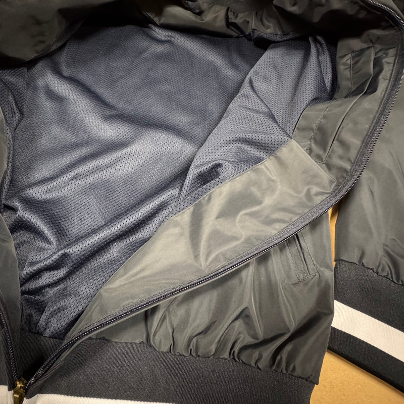 Detailansicht: Sourced limited accessories and clothes Ralph Lauren navy blue lightweight jacket – Logo, Nähte oder Material