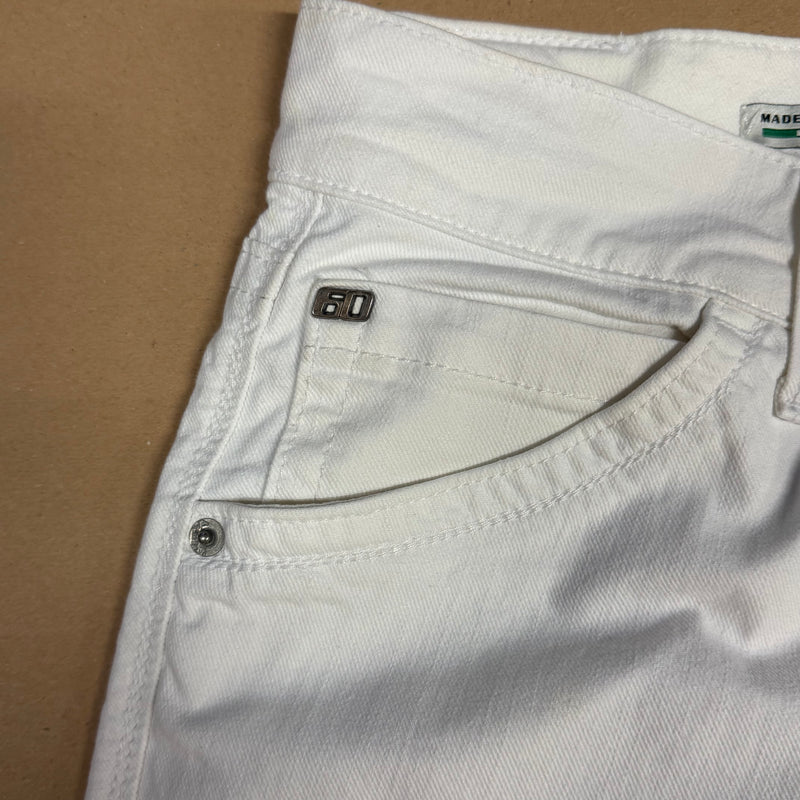 Detailansicht: Sourced limited accessories and clothes Miss Sixty white designer jeans – Logo, Nähte oder Material