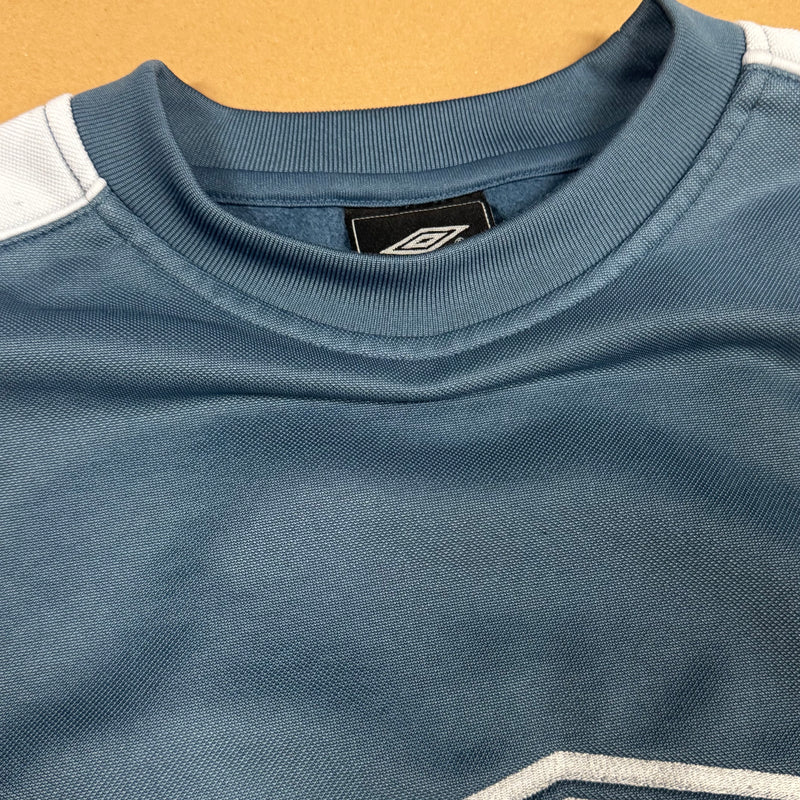 Detailansicht: Sourced limited accessories and clothes Umbro Streetwear sweatshirt – Logo, Nähte oder Material