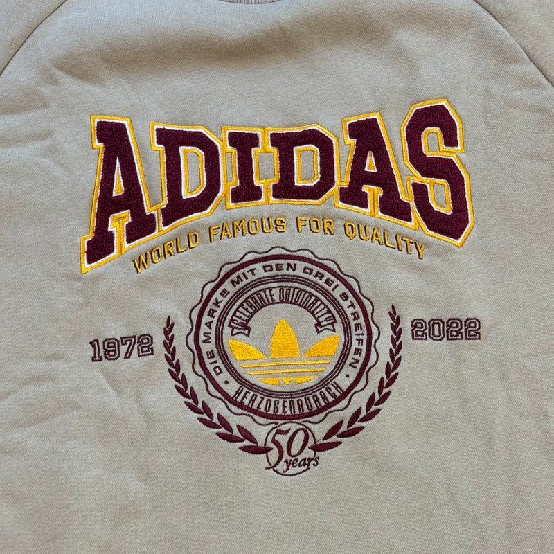 Detailansicht: Sourced limited accessories and clothes Vintage Adidas sweatshirt – Logo, Nähte oder Material