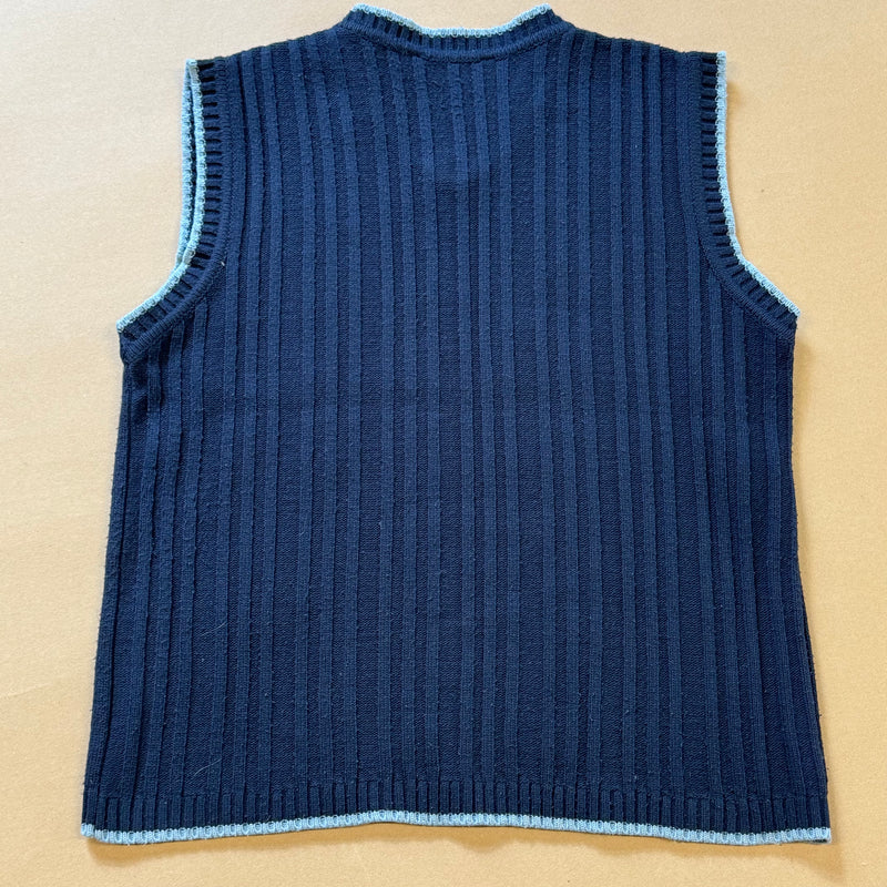 Detailansicht: Sourced limited accessories and clothes Airness vintage knitted vest – Logo, Nähte oder Material