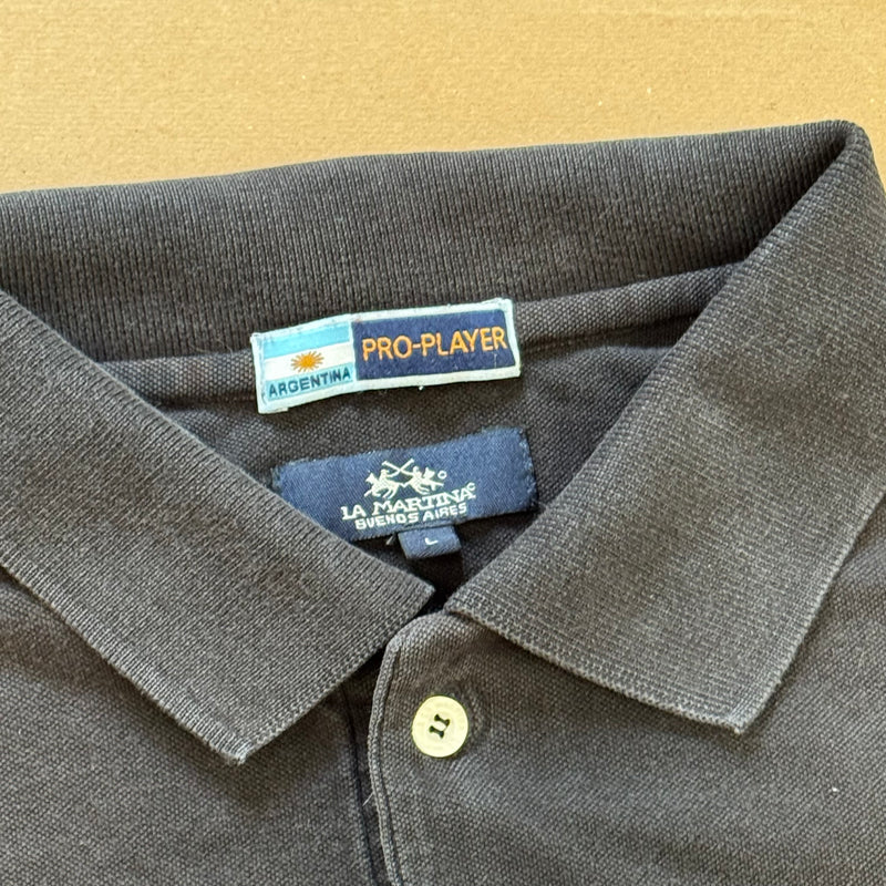 Detailansicht: Sourced limited accessories and clothes La Martina Porsche poloshirt – Logo, Nähte oder Material