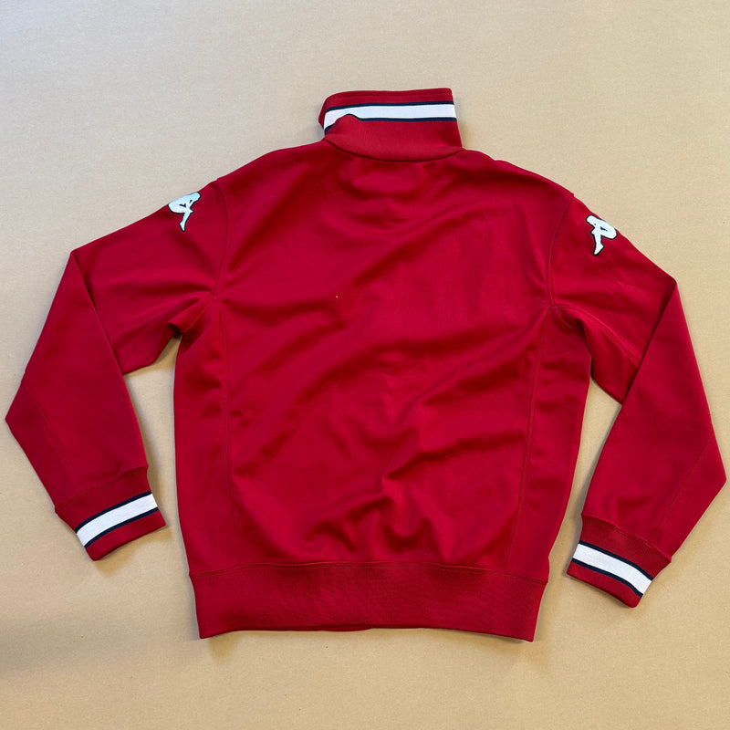 Detailansicht: Sourced limited accessories and clothes Vintage style red Kappa Angers track jacket – Logo, Nähte oder Material