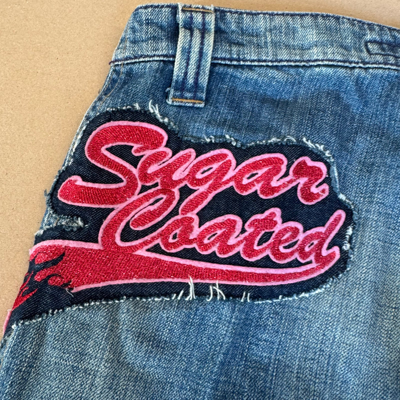 Detailansicht: Sourced limited accessories and clothes Luxury Miss Sixty pirate pants – Logo, Nähte oder Material