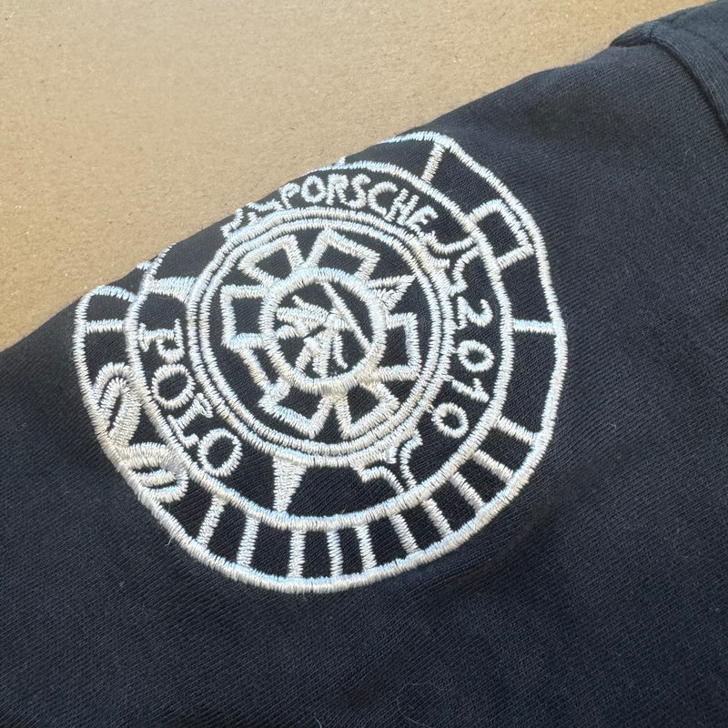 Detailansicht: Sourced limited accessories and clothes La Martina Porsche 2010 Poloshirt – Logo, Nähte oder Material