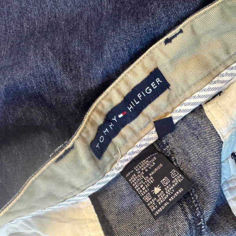 Detailansicht: Sourced limited accessories and clothes Tommy Hilfiger Vintage Baggy Pants – Logo, Nähte oder Material