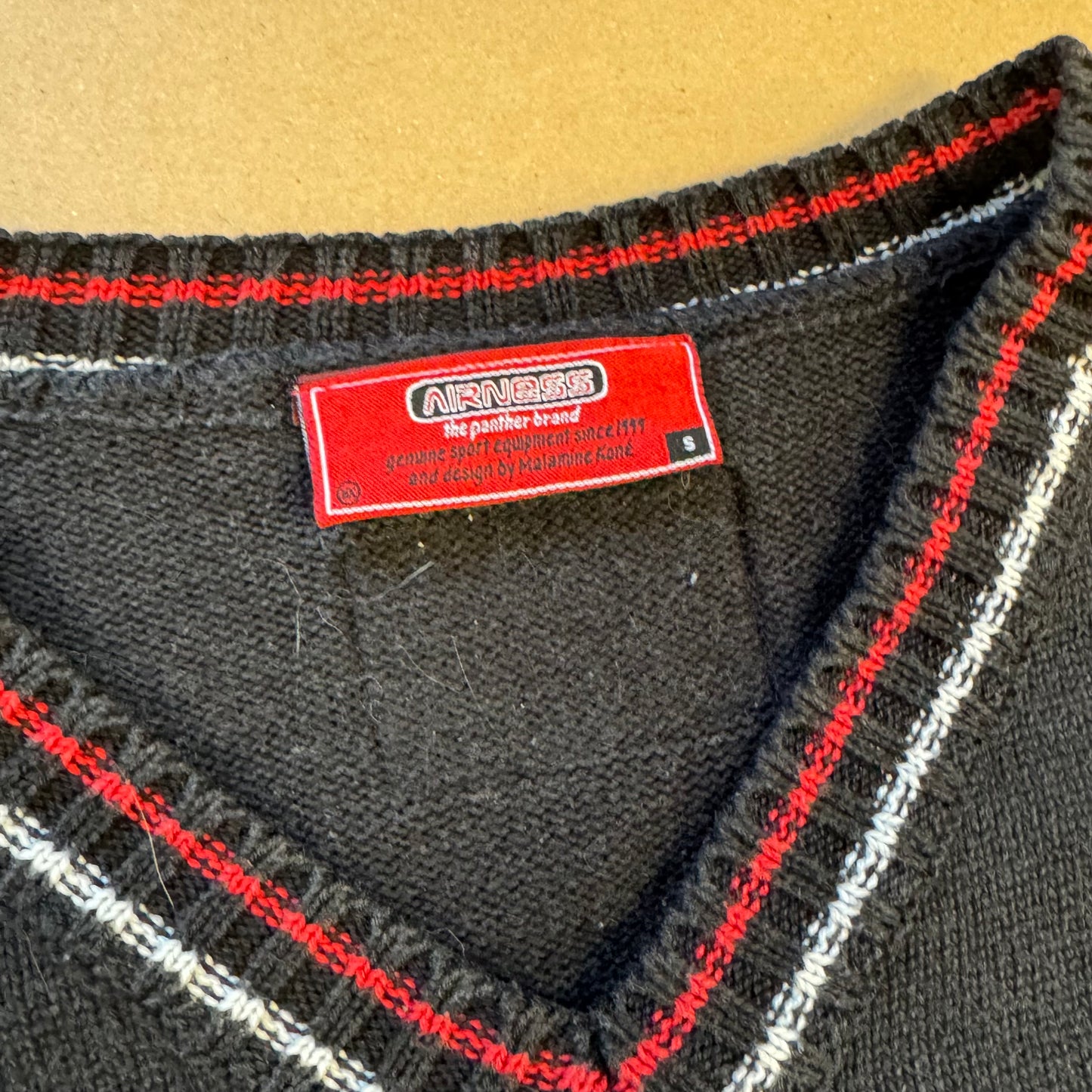 Airness streetwear style black and red knitted sweatshirt