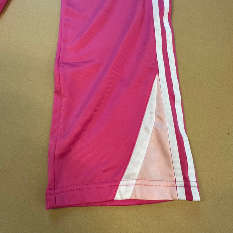 Detailansicht: Sourced limited accessories and clothes Vintage Adidas track set (jacket and pants) – Logo, Nähte oder Material