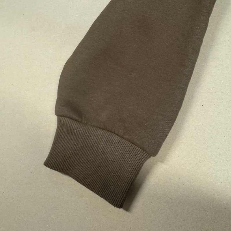 Detailansicht: Sourced limited accessories and clothes Vintage brown Nike sweatshirt – Logo, Nähte oder Material