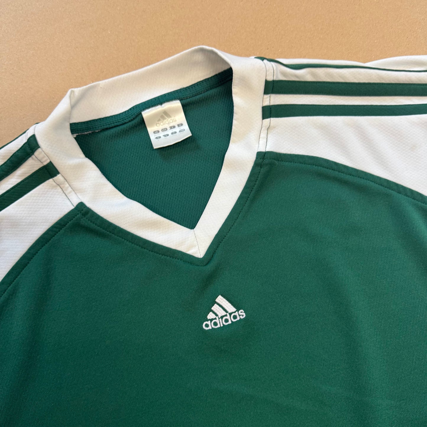 Adidas Vintage clean basketball summer t-shirt