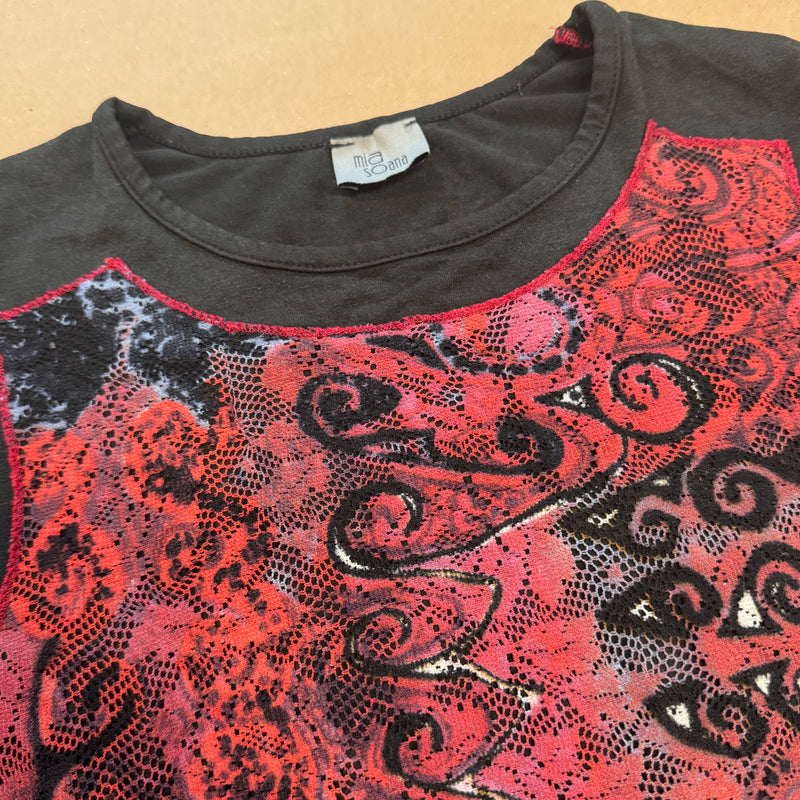 Detailansicht: Sourced limited accessories and clothes Vintage Y2K Mia Soana stitched longsleeve – Logo, Nähte oder Material