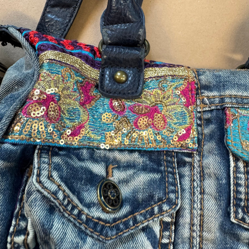 Detailansicht: Sourced limited accessories and clothes Desigual vintage Y2K jeans handbag – Logo, Nähte oder Material