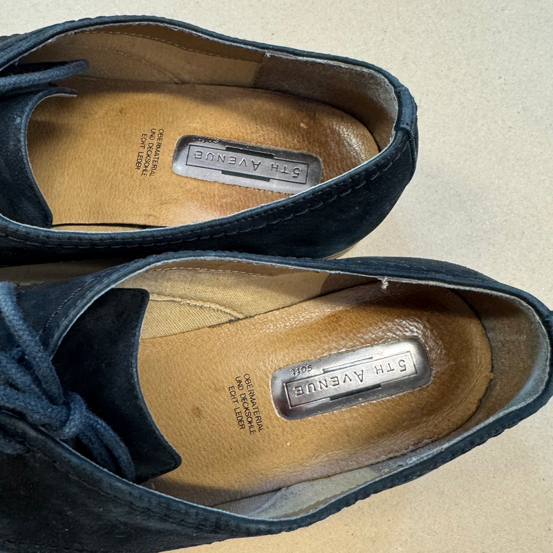 Detailansicht: Sourced limited accessories and clothes 5th Avenue women's black shoes – Logo, Nähte oder Material