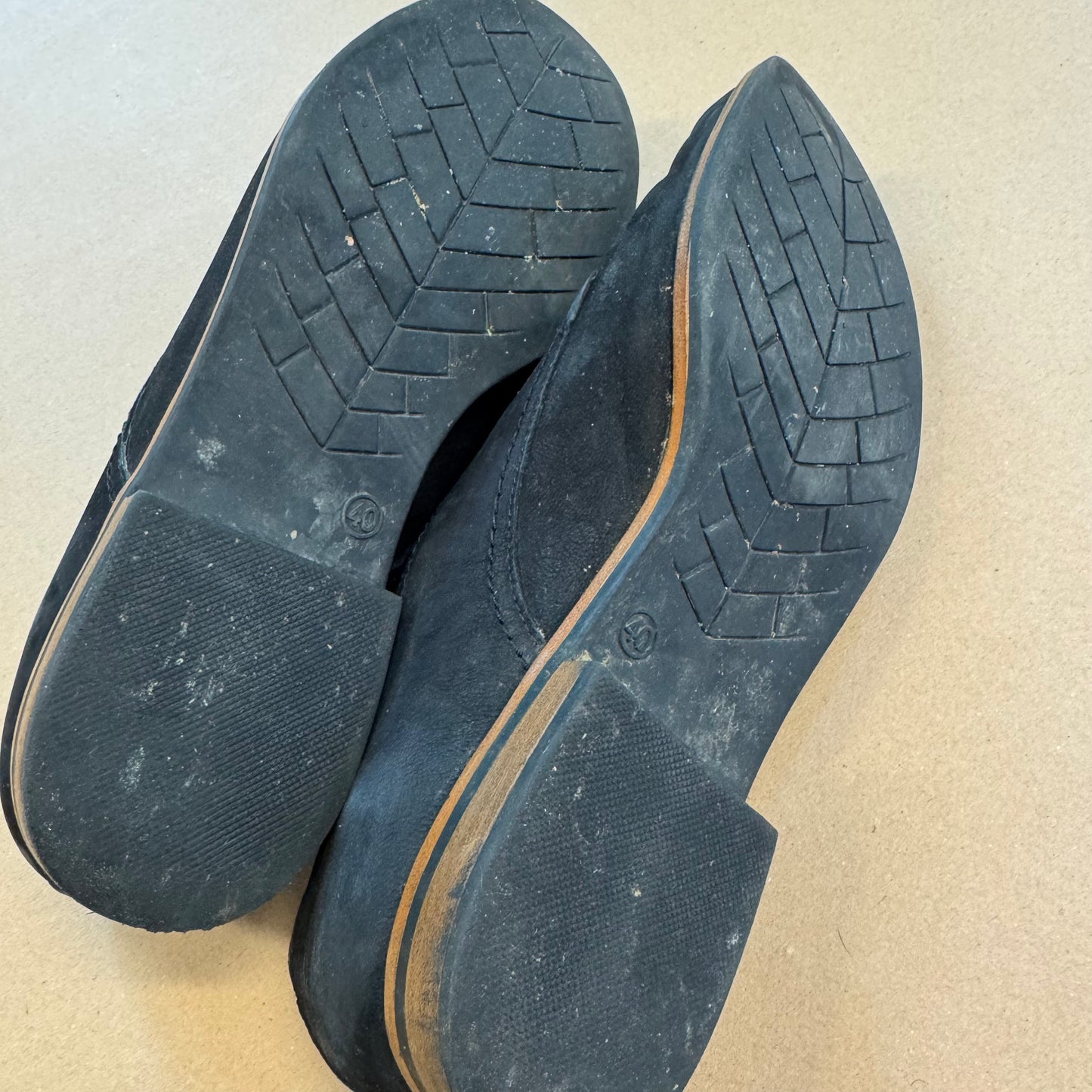 5th Avenue women's black shoes