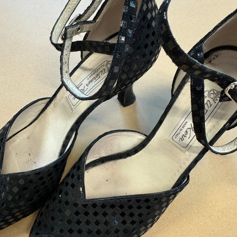 Detailansicht: Sourced limited accessories and clothes Werner Kern Tanzschuhe high heels – Logo, Nähte oder Material